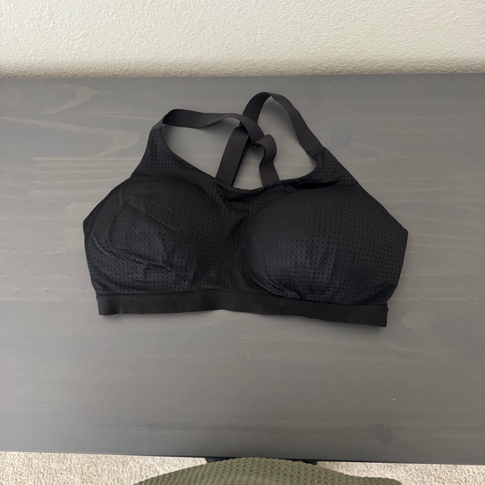 Victoria’s Secret Black Lightweight Sports Bra